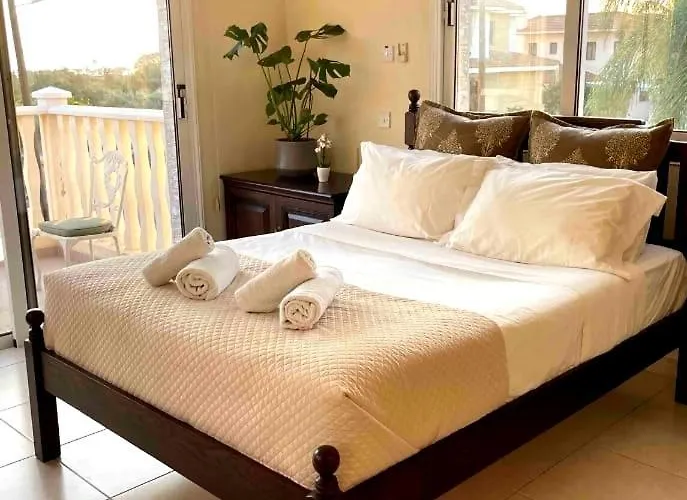 Flamingo ,private Pool & Sea View