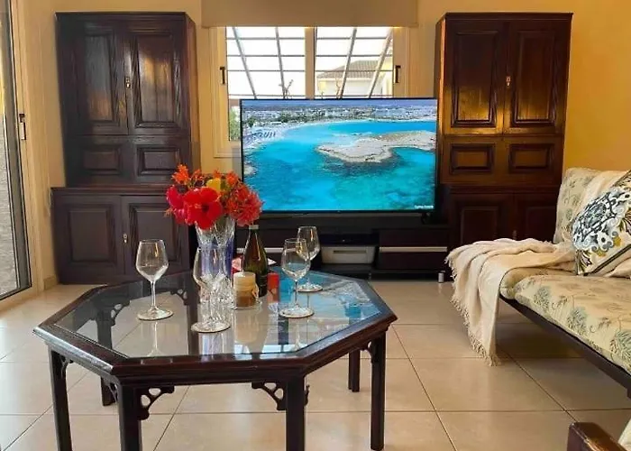 Flamingo ,private Pool & Sea View * アヤナパ